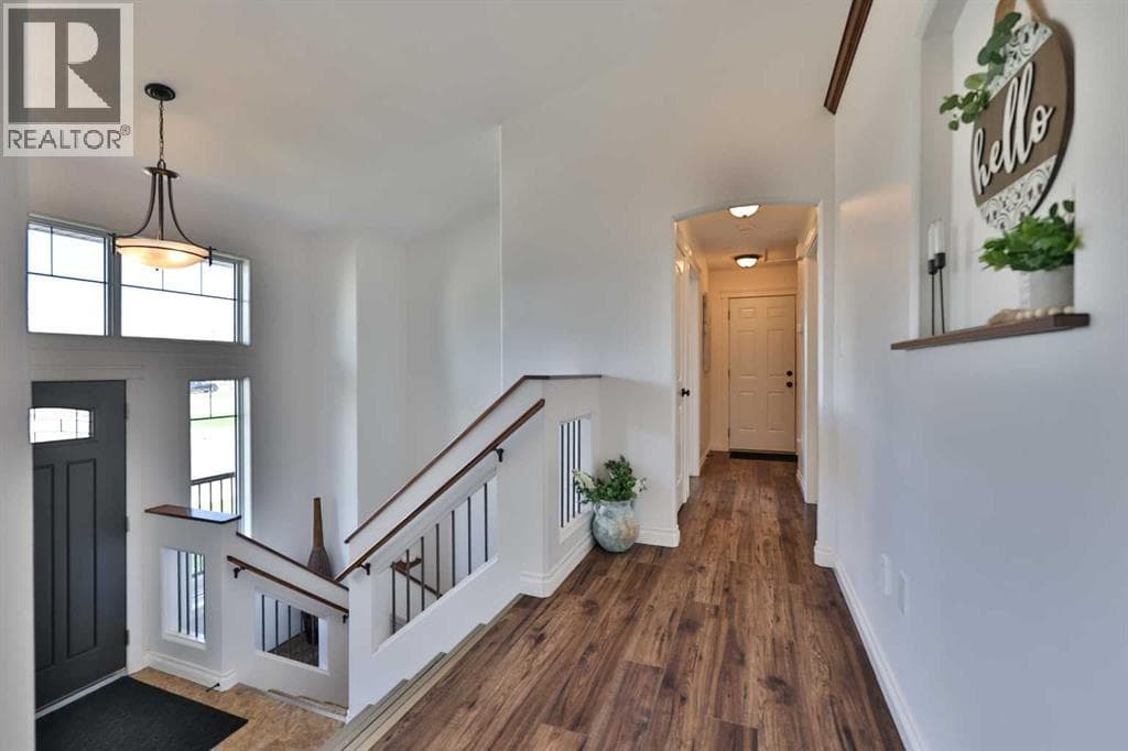 402 11 Street — photo 5