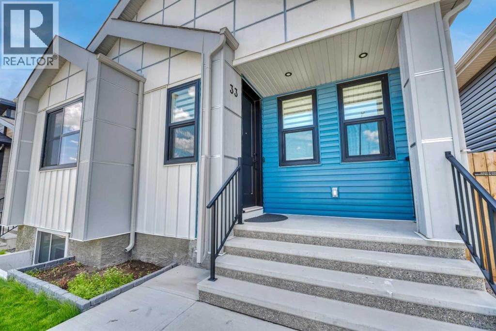 33 Lucas Rise NW — photo 3
