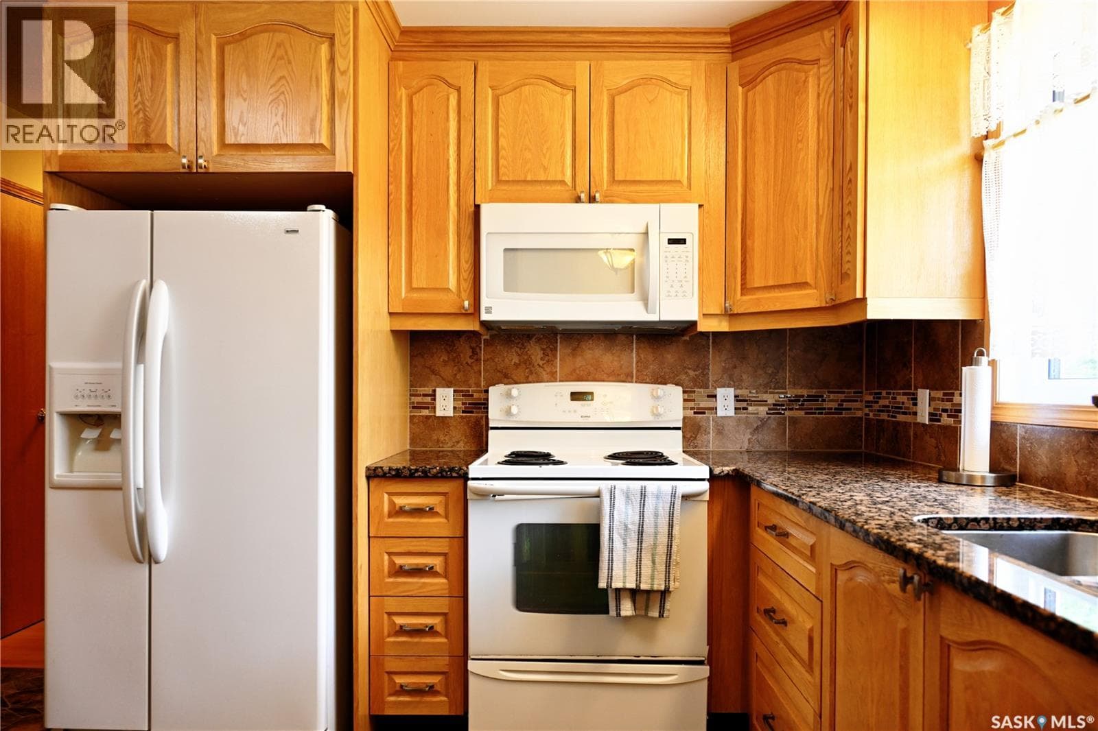 917 Macklem DRIVE — photo 4