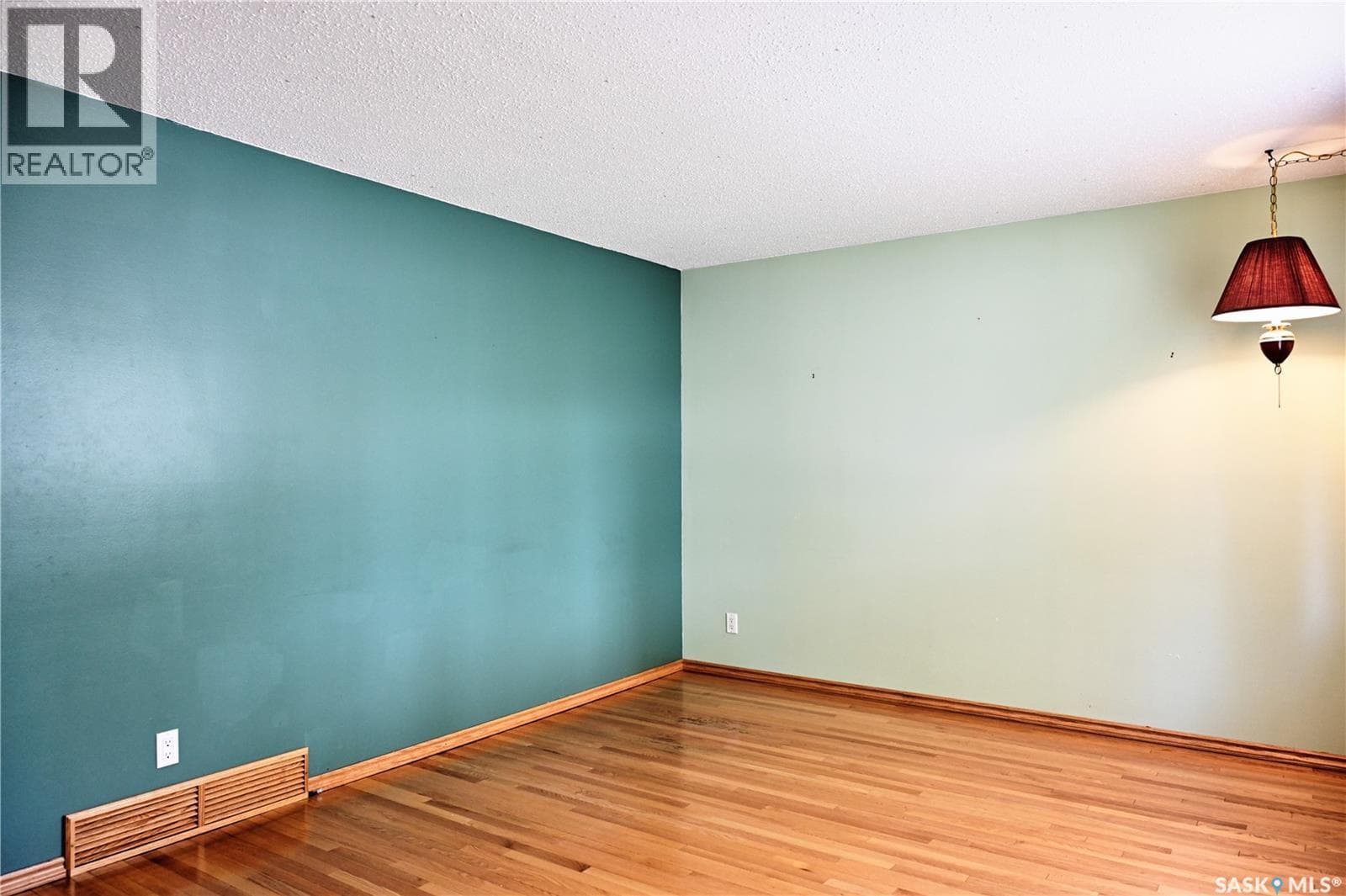 917 Macklem DRIVE — photo 5