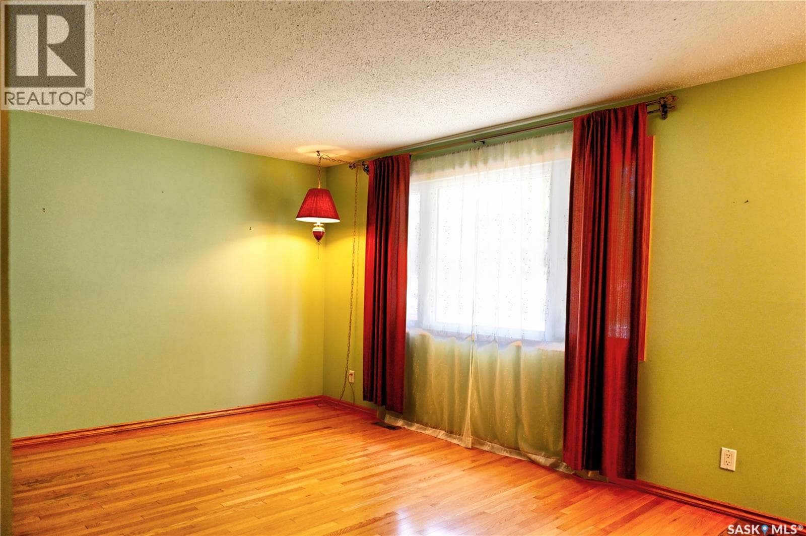 3 bed 2 bath single family at 917 Macklem DRIVE — $339,900 — photo 6