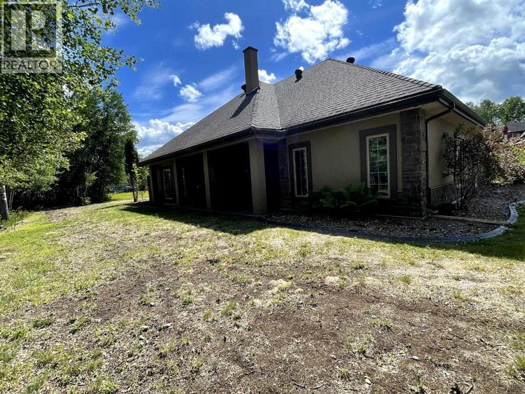 5 Caribou Close — photo 2