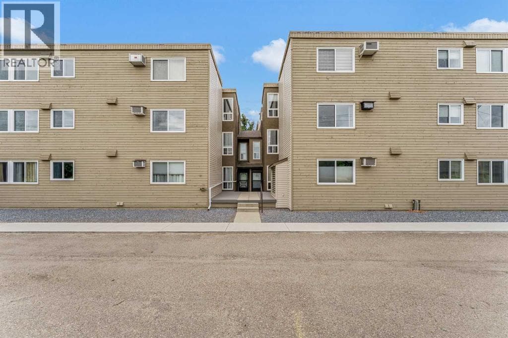 105, 1051 3 Street NW — photo 3