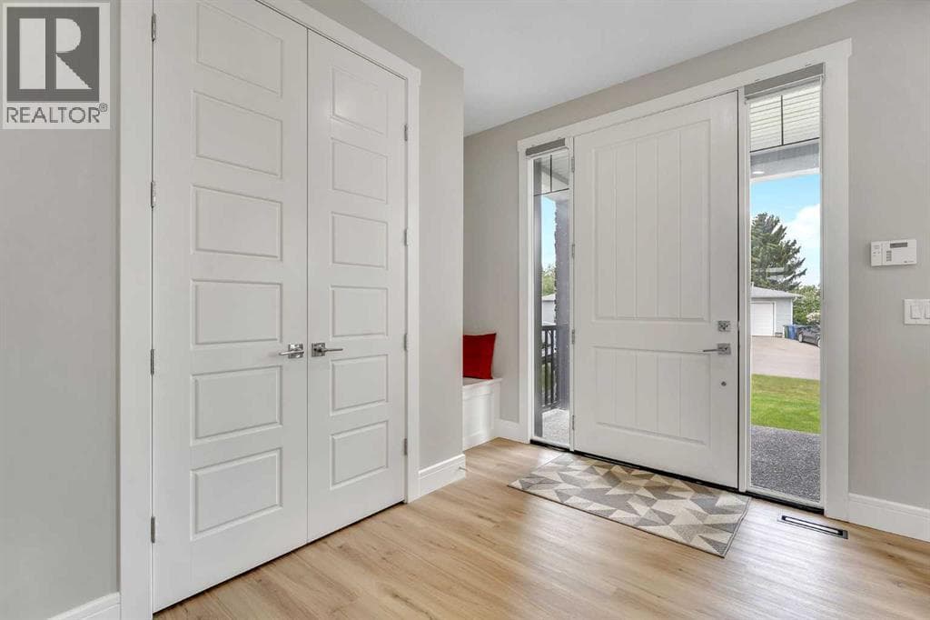 876 East Lakeview Road — photo 3
