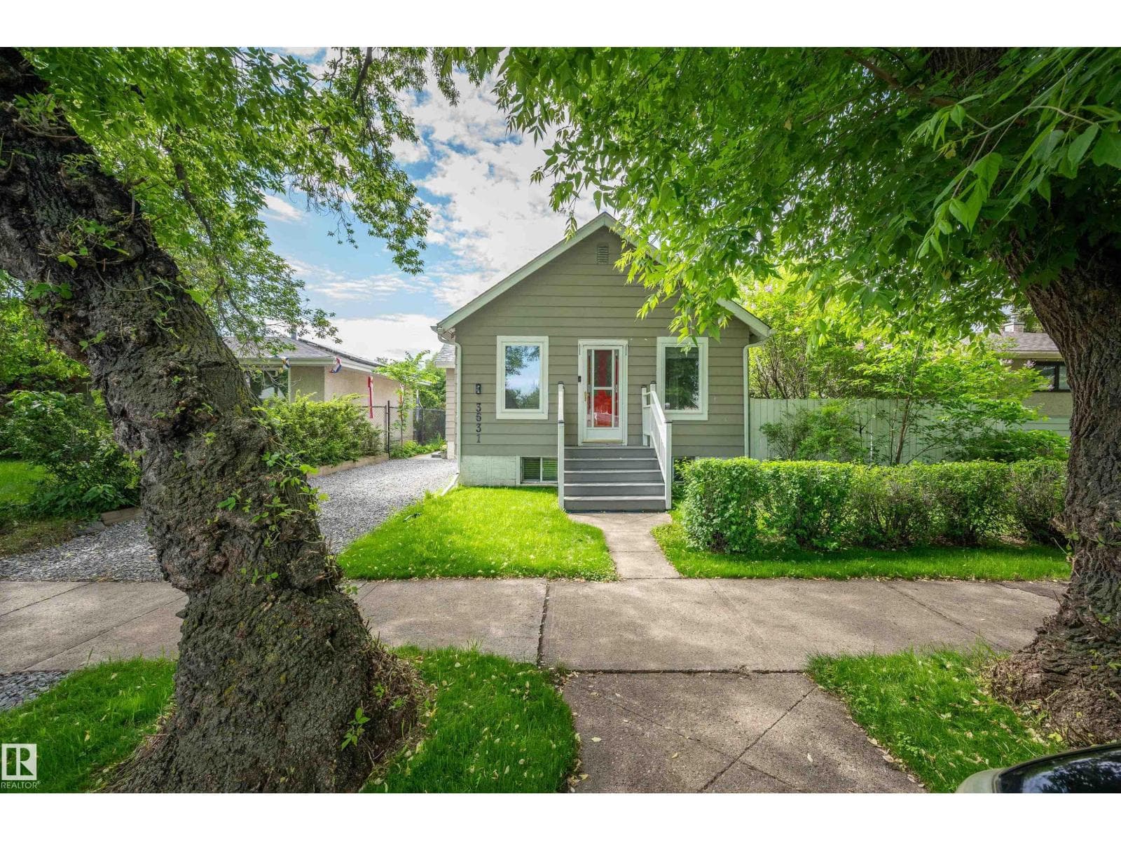 3631 108 AV NW — photo 3