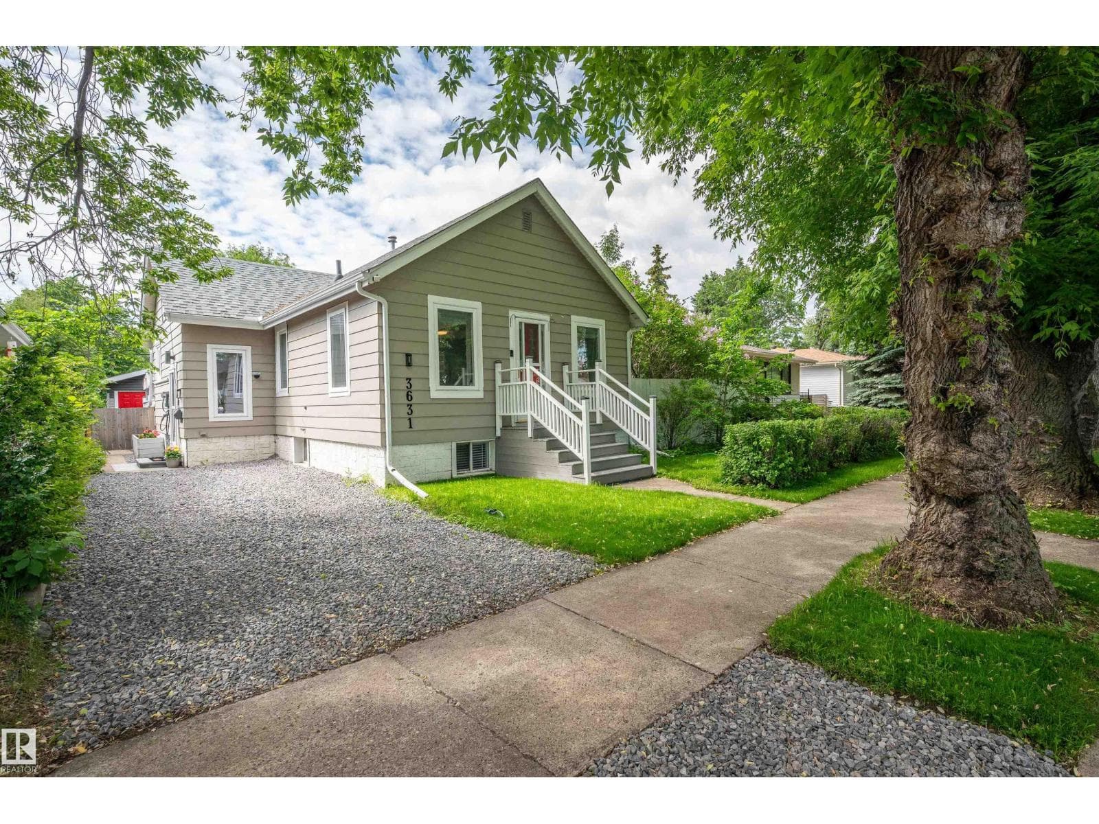 3631 108 AV NW — photo 4