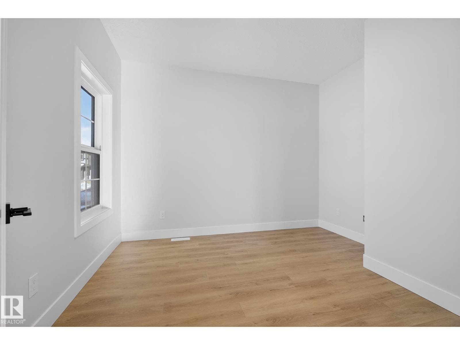 72 Hemingway CR — photo 4