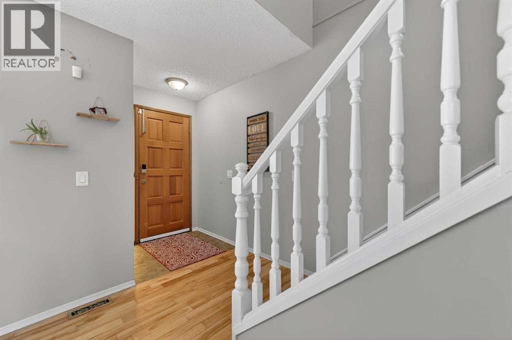 103 Macewan Drive NW — photo 4