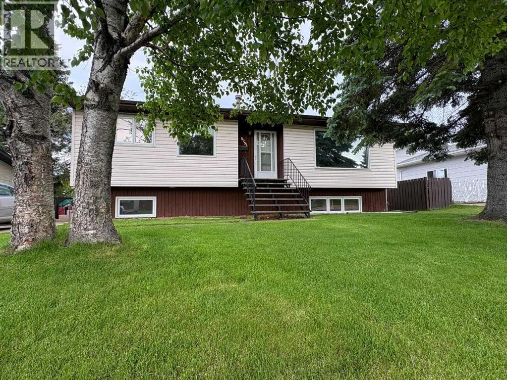 5751 55 Street — photo 2