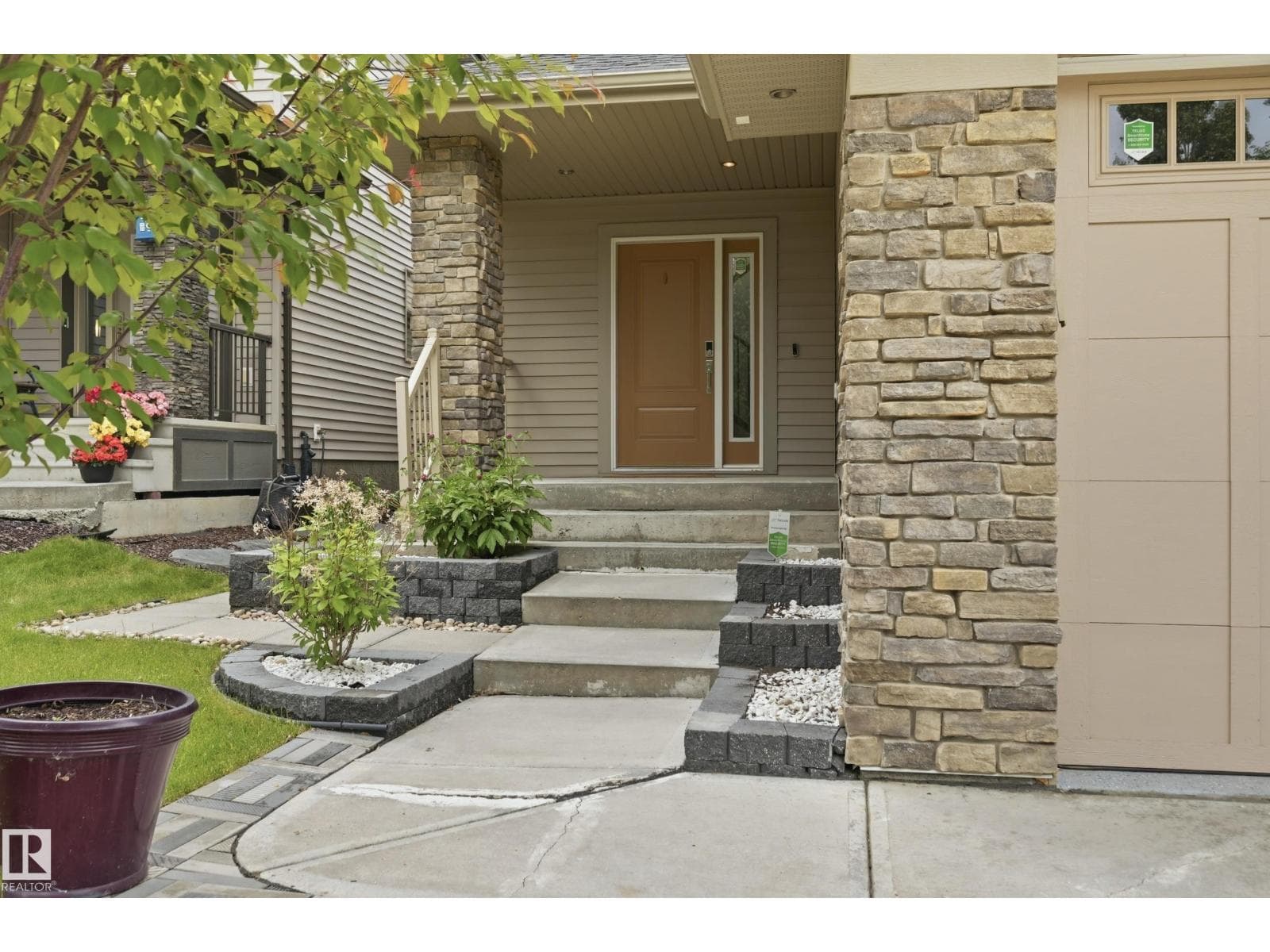 1024 ARMITAGE CR SW — photo 3