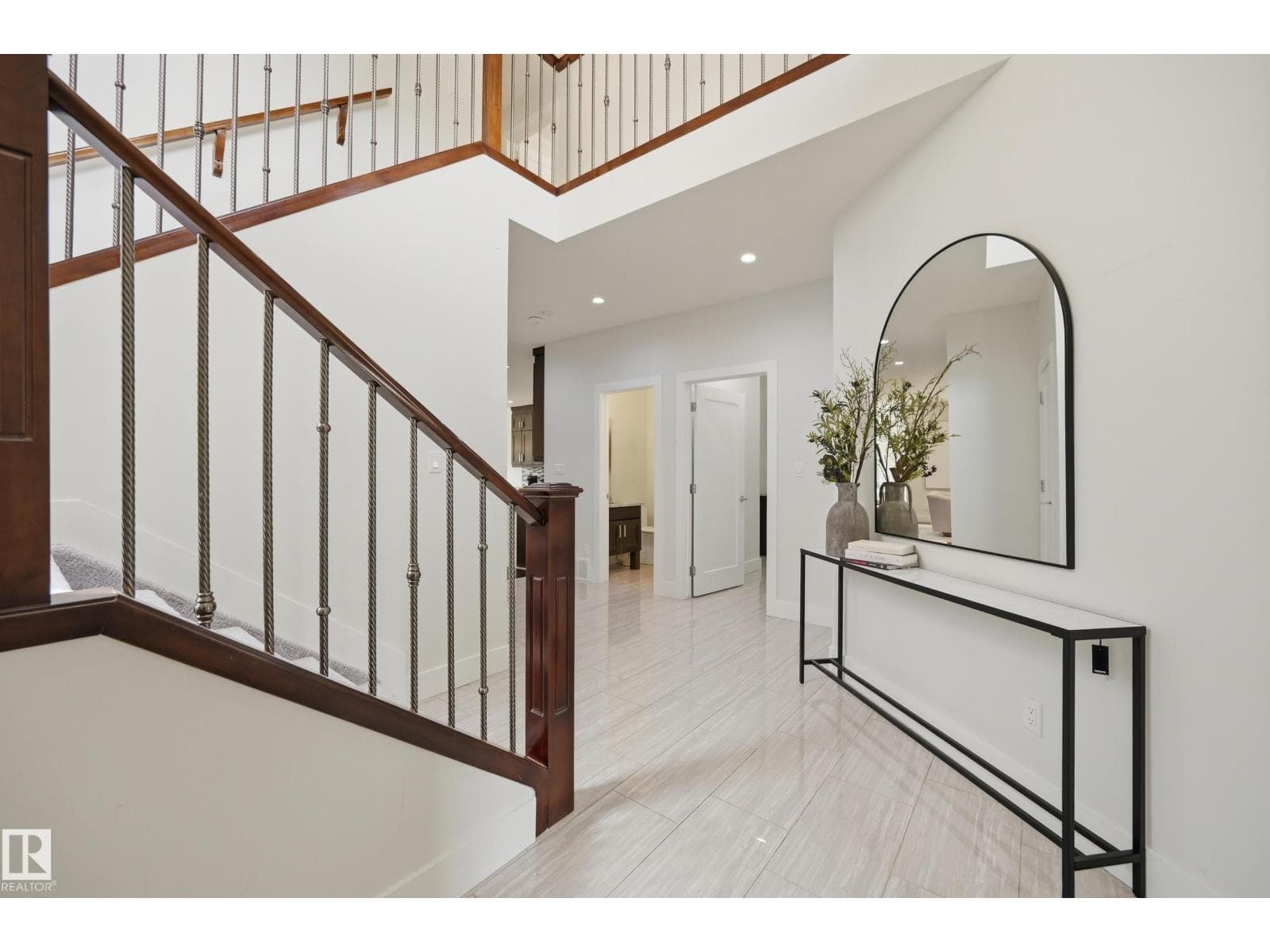 1024 ARMITAGE CR SW — photo 4