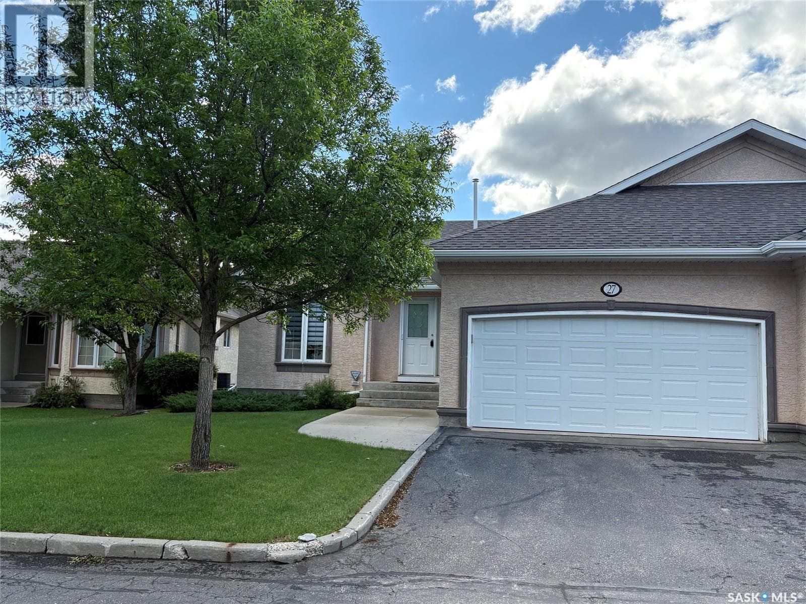27 330 Stodola COURT