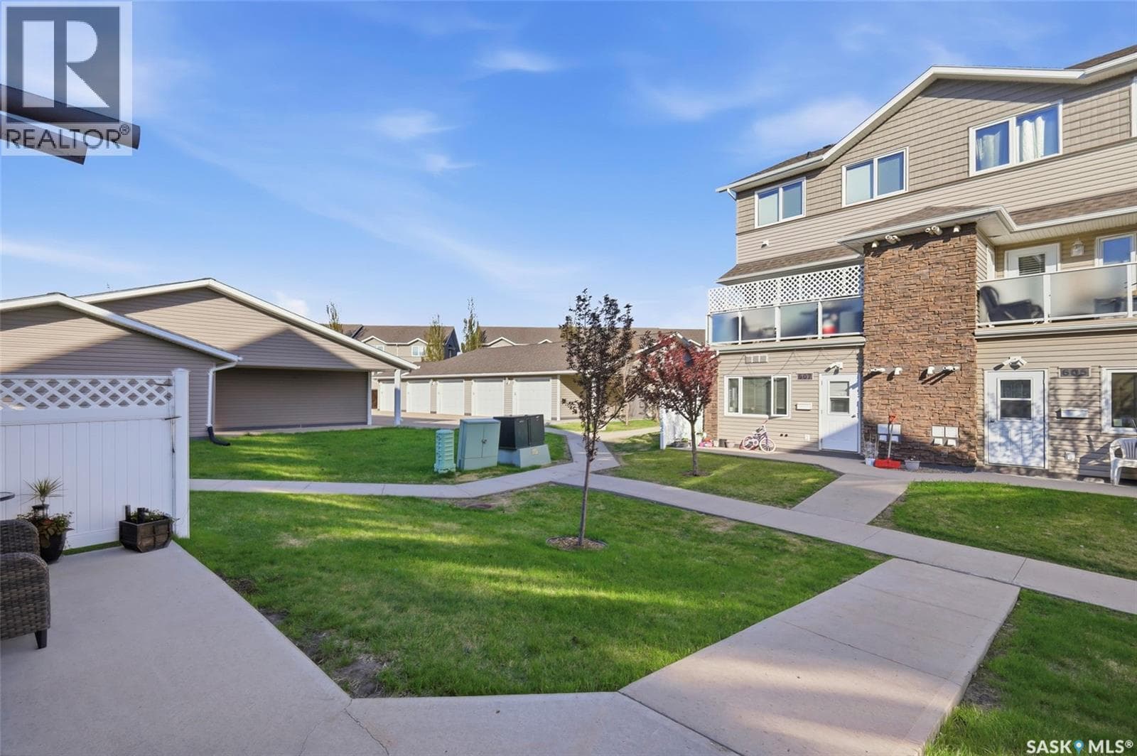 703 1022 Hampton CIRCLE — photo 5