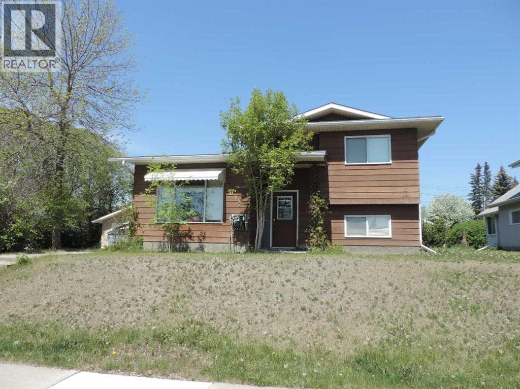 5042 51 Avenue — photo 3