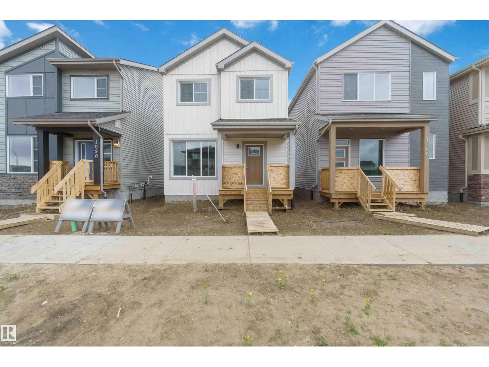1088 MCLEOD AV