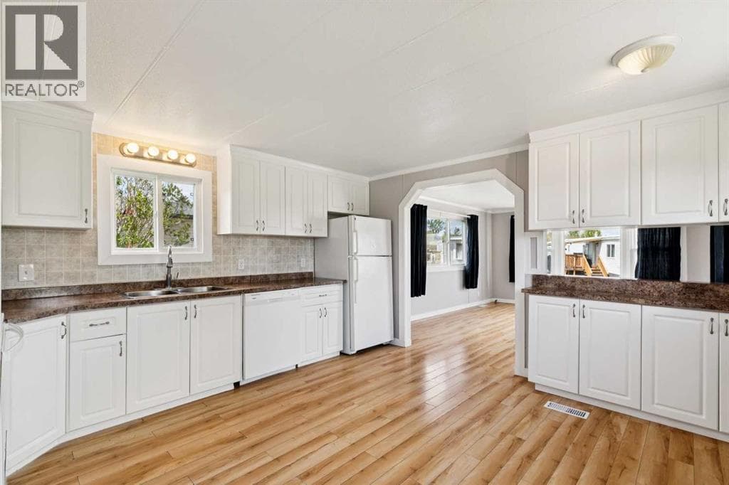 418 Kanell Drive NE — photo 4