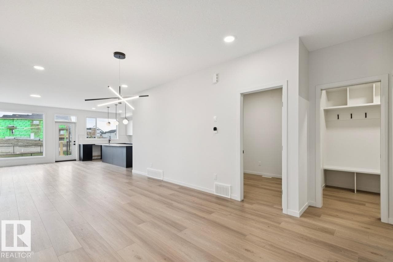 7351 KLAPSTEIN CR SW — photo 3