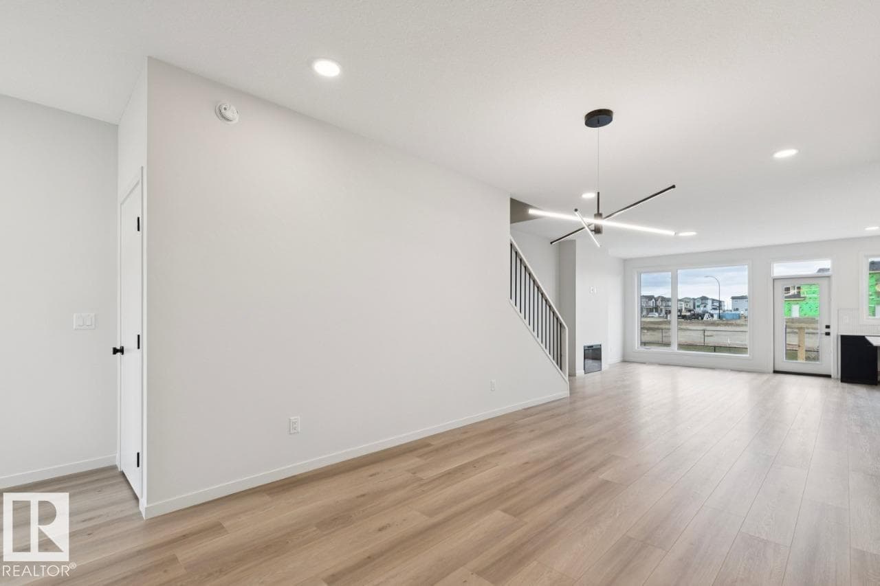 7351 KLAPSTEIN CR SW — photo 4