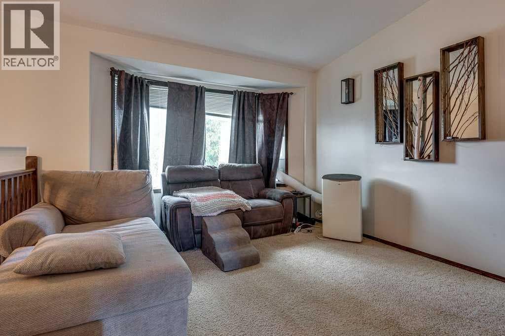 99 Iverson Close — photo 5