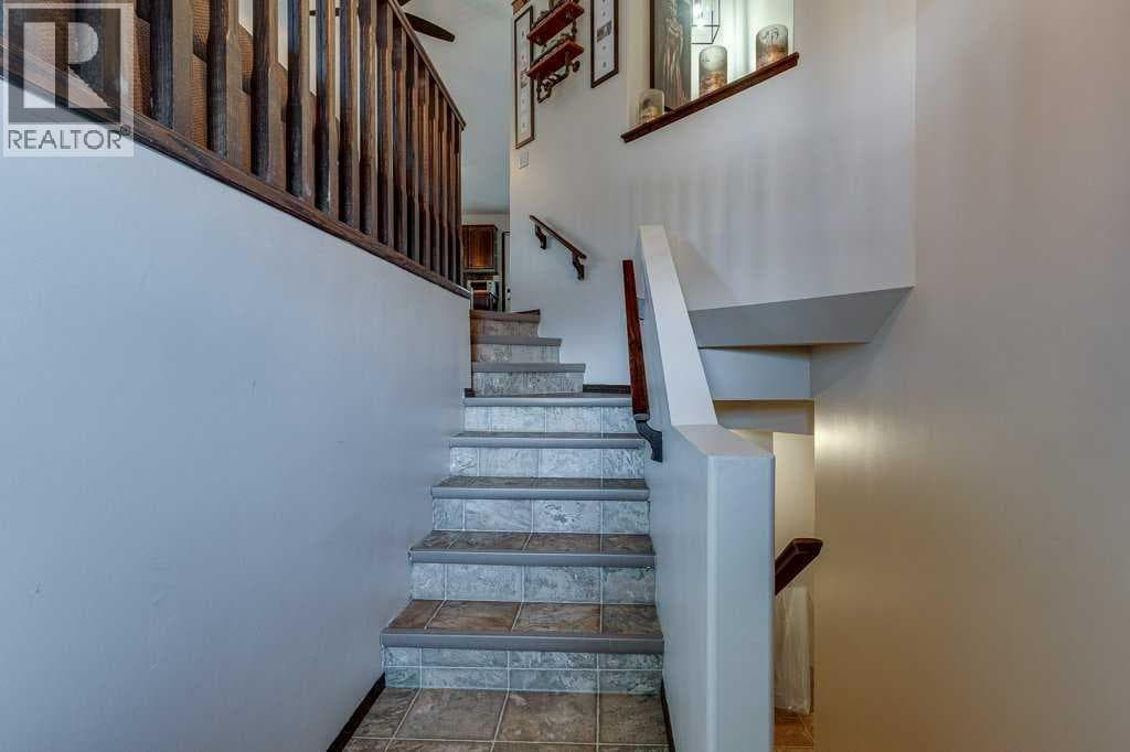 99 Iverson Close — photo 4