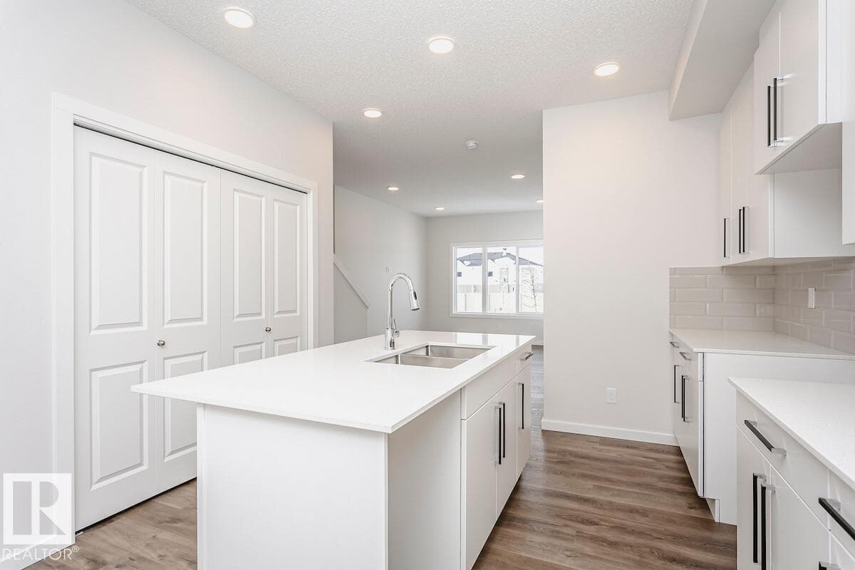 322 Hawthorn WY — photo 5
