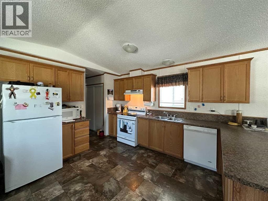 53, 6205 54 Street — photo 3