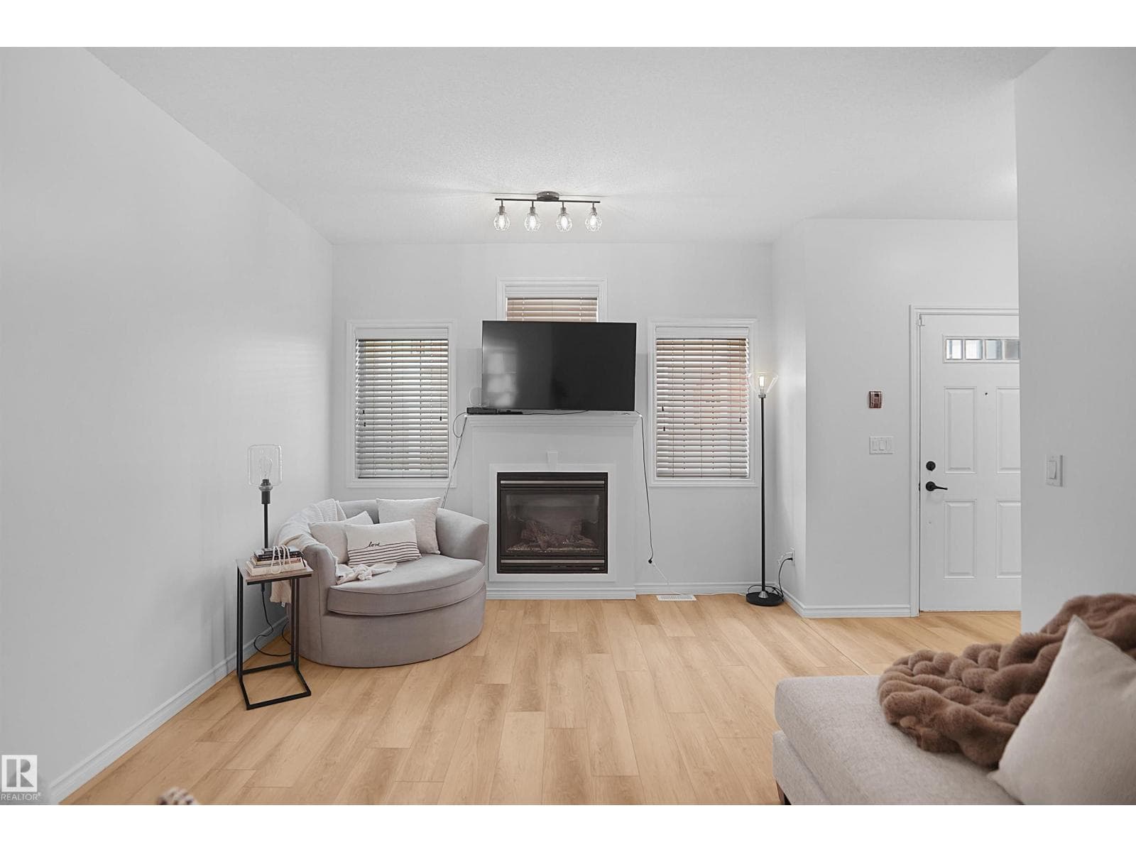 #53 13825 155 AV NW — photo 5