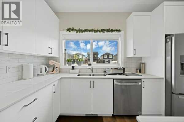 241 Midgrove Mews SW — photo 3