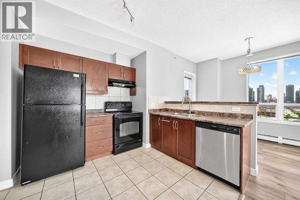 1016, 1053 10 Street SW — photo 4
