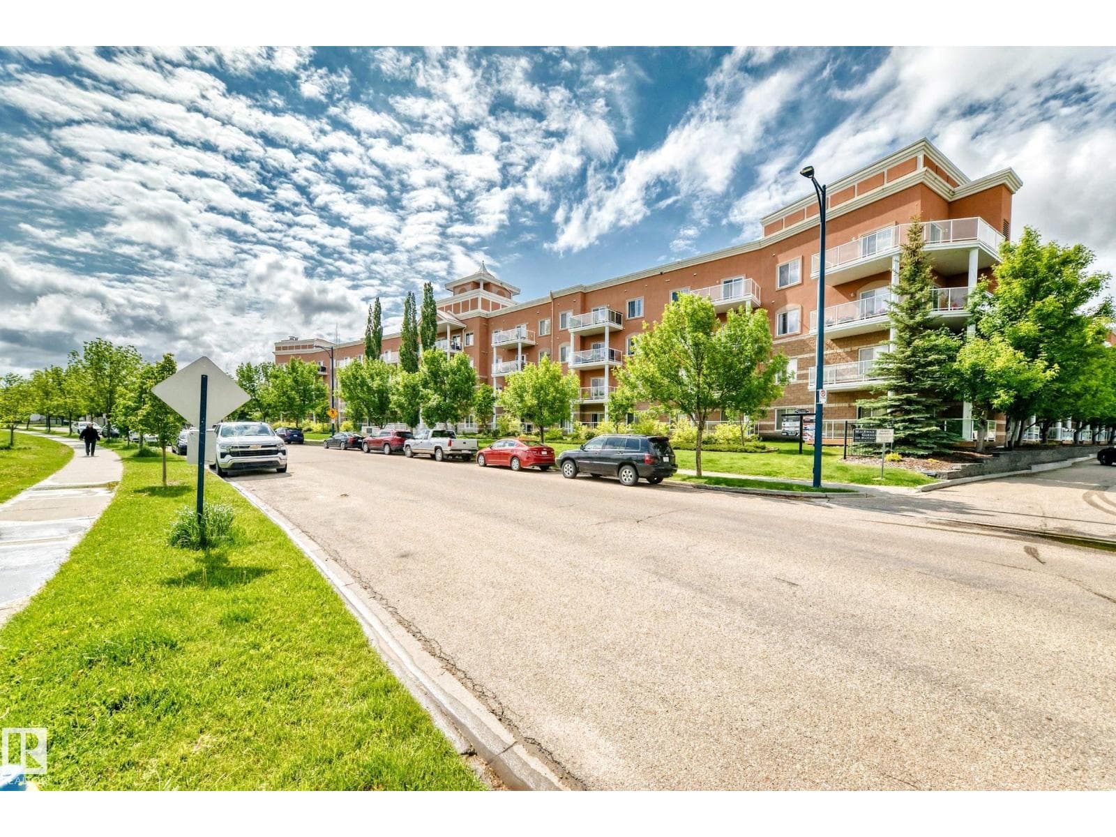 #419 263 MACEWAN RD SW — photo 2