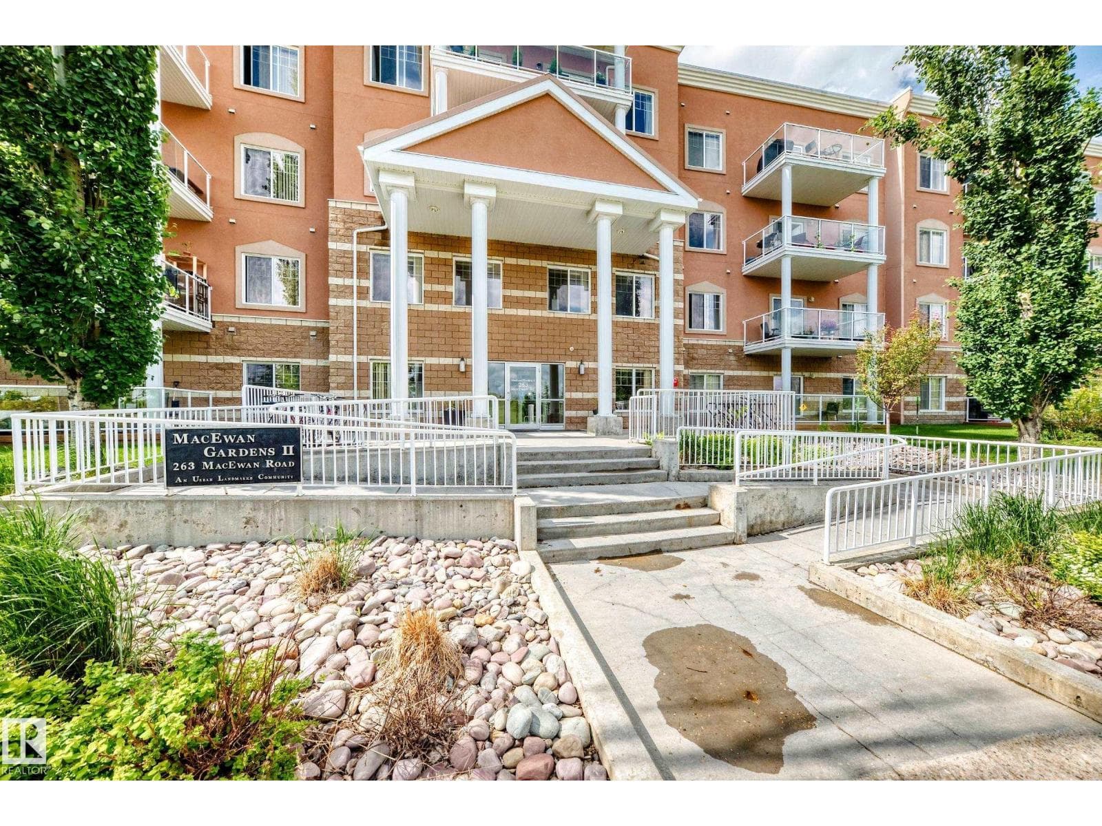 #419 263 MACEWAN RD SW — photo 3