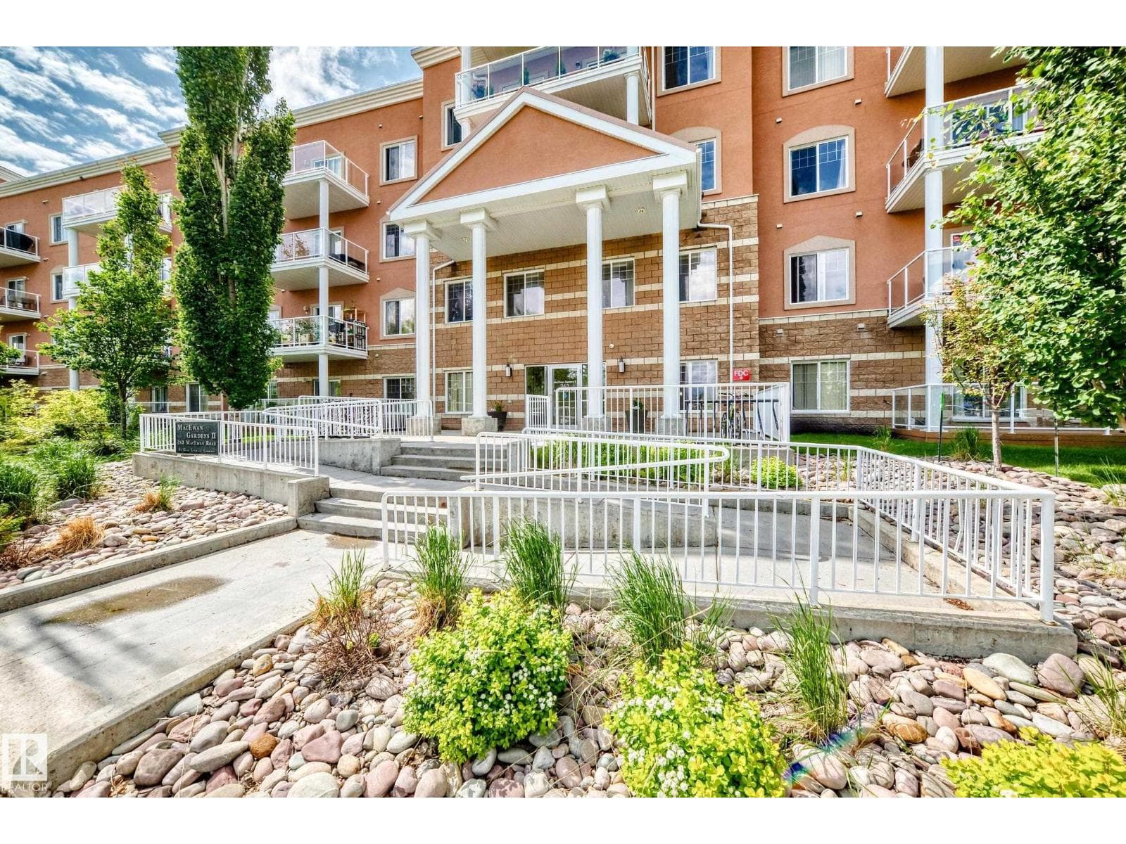 #419 263 MACEWAN RD SW — photo 5