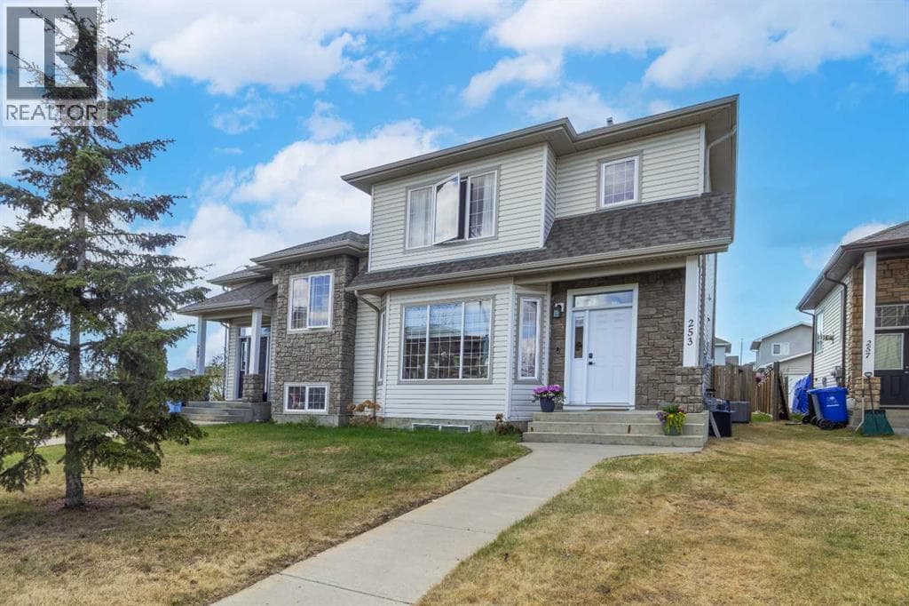 253 Grosbeak Way