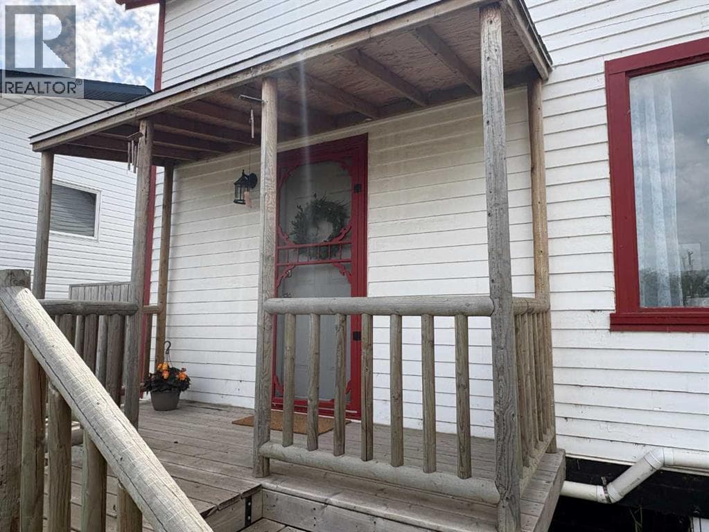 5129 48 Avenue — photo 4