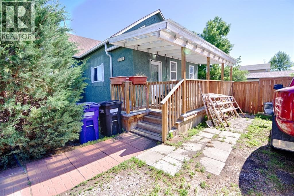 2424 4 Avenue — photo 3