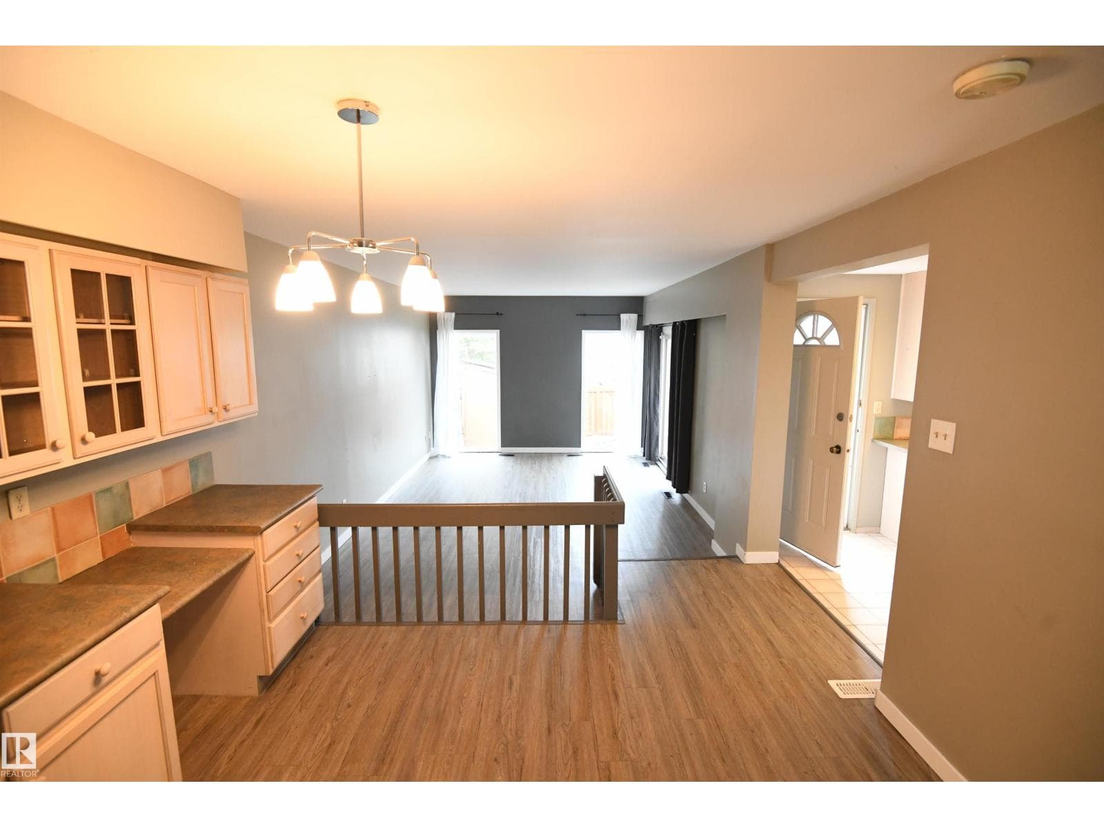 6706 36A AV NW — photo 5