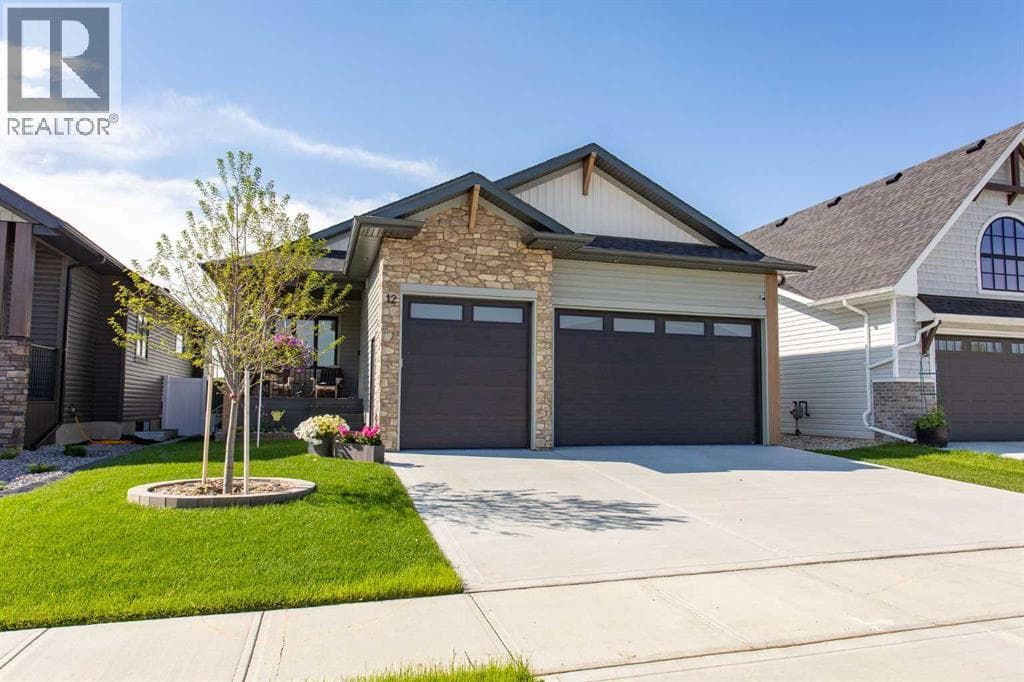 12 Emmett Crescent
