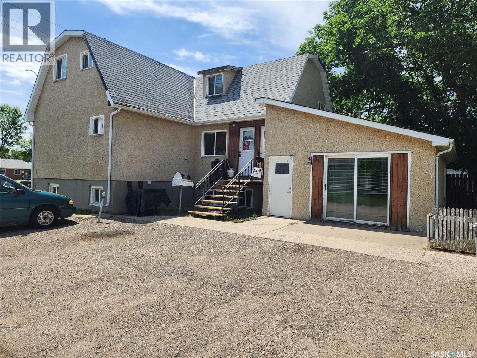 901 King STREET — photo 2