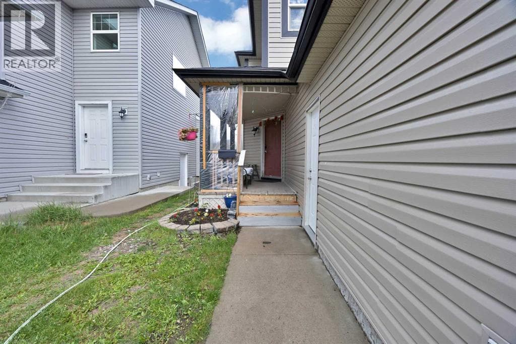 25 Martha's Meadow Place NE — photo 4