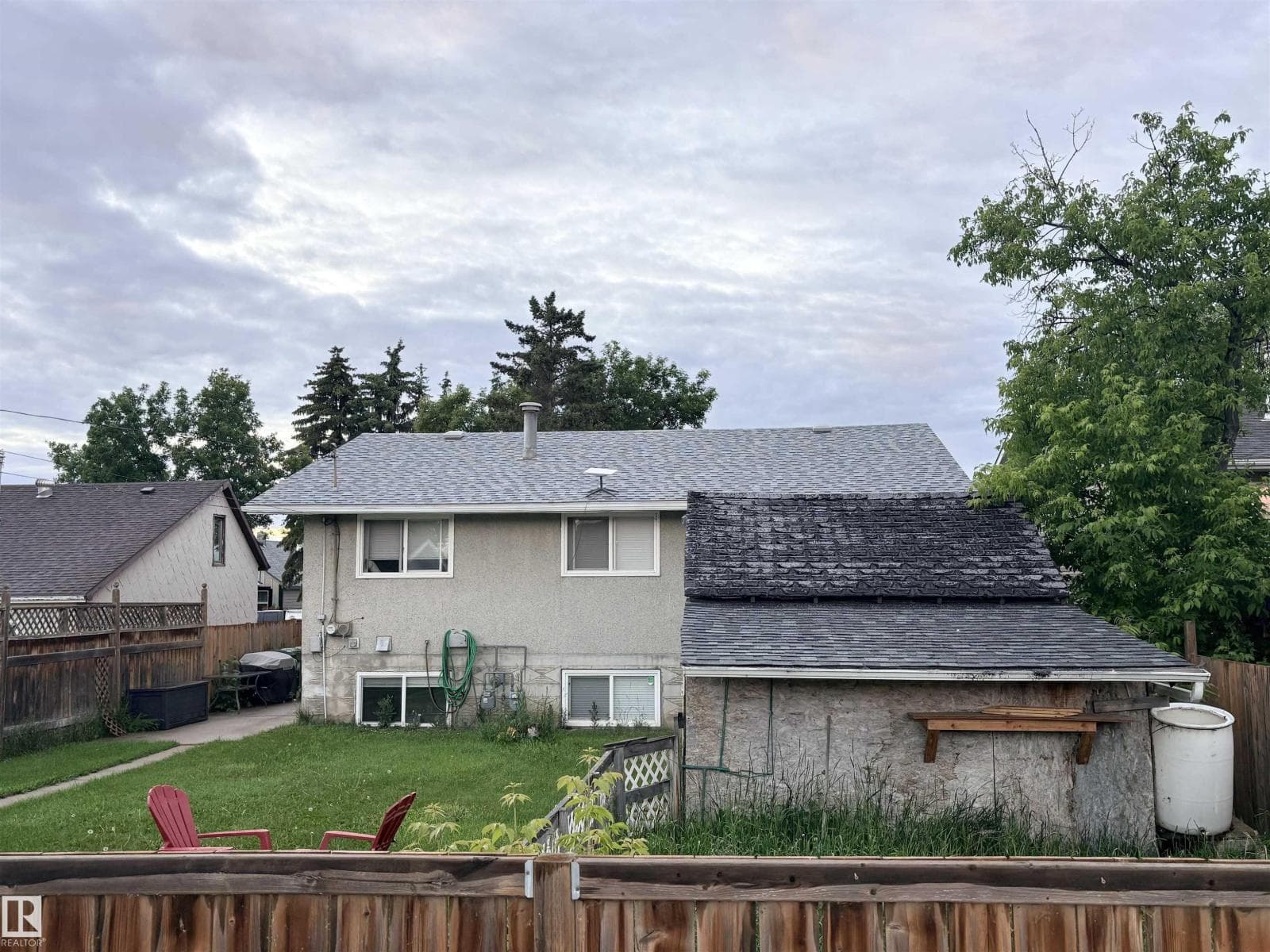 4704 51 AV — photo 4