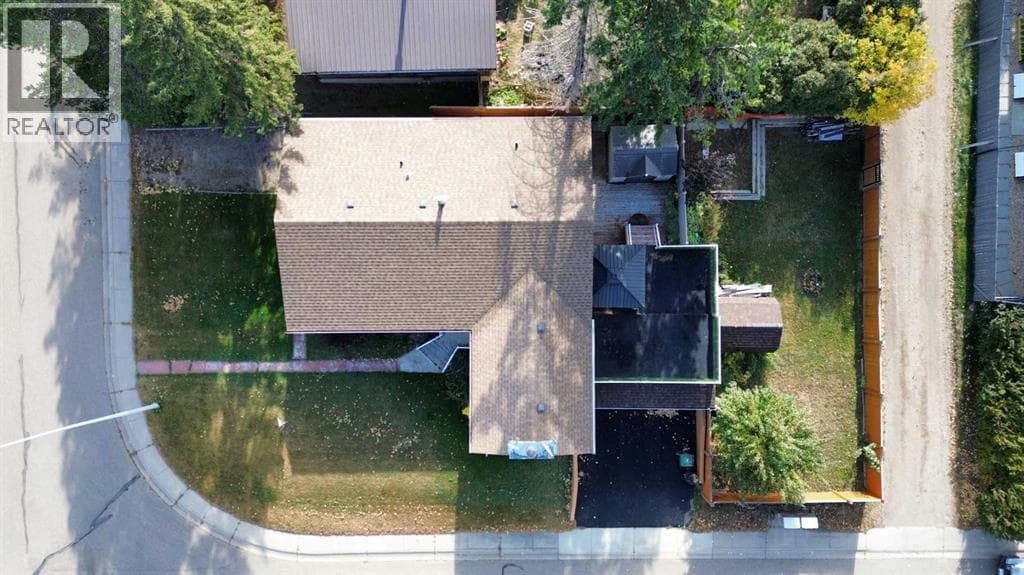5015 35 Street — photo 4