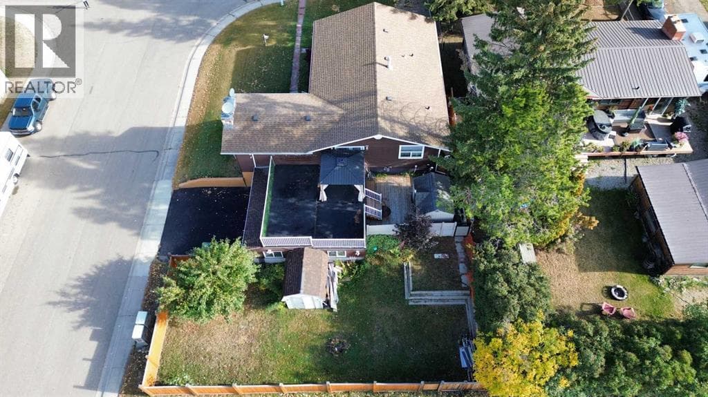5015 35 Street — photo 5