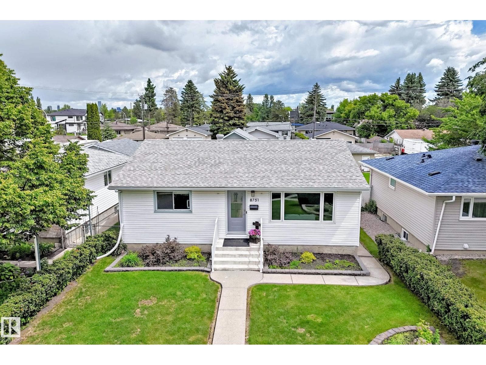 8751 155 ST NW — photo 4