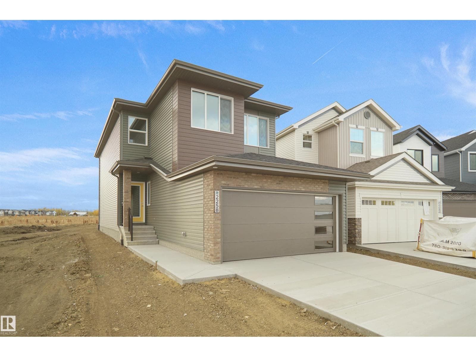 20924 16 AV NW