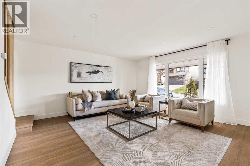 11 Coach Manor Rise SW — photo 4