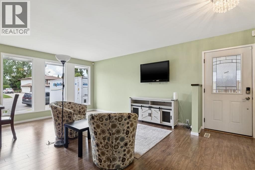28 Cantrell Bay SW — photo 4