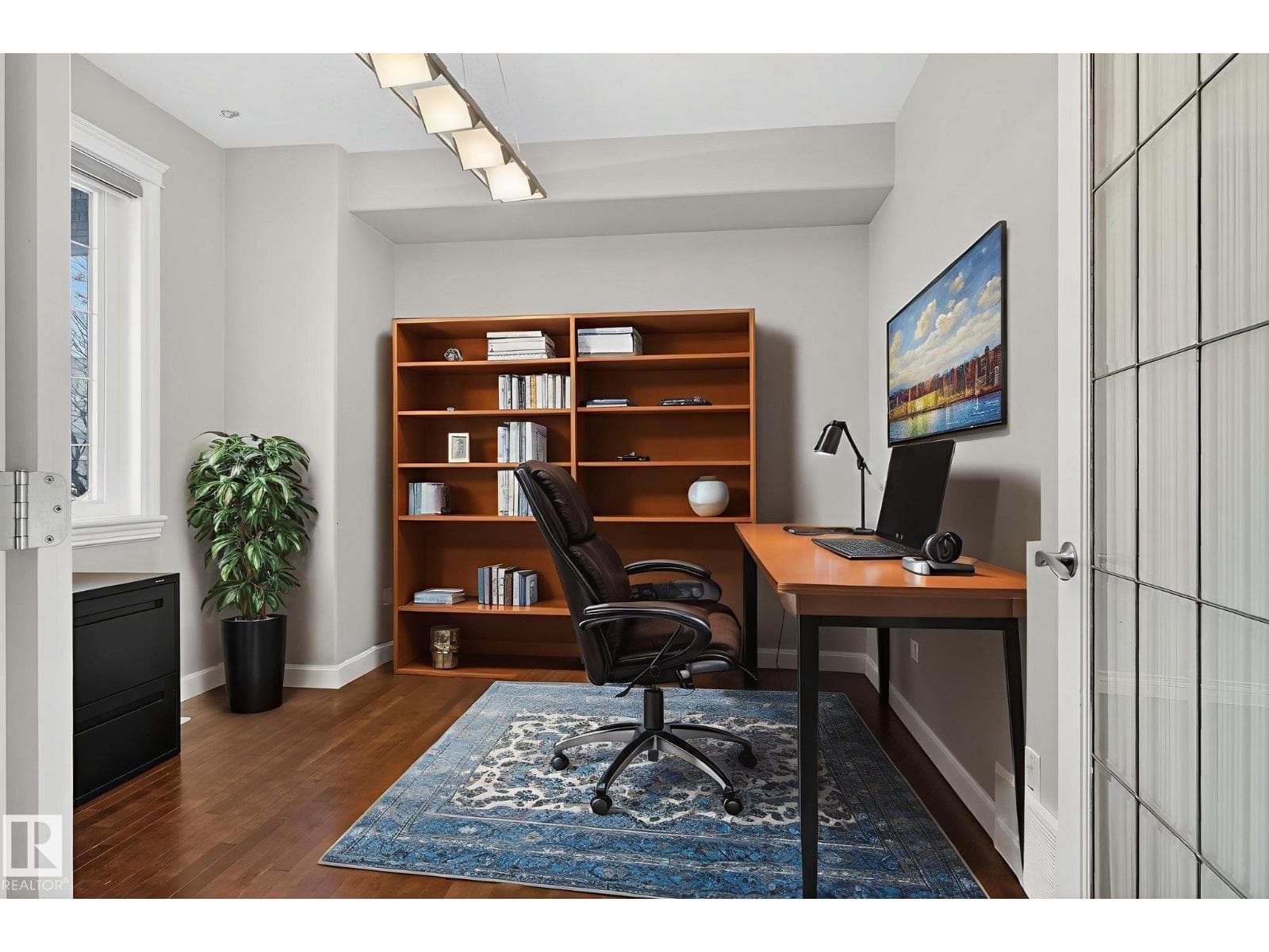 613 Stewart CR SW — photo 2