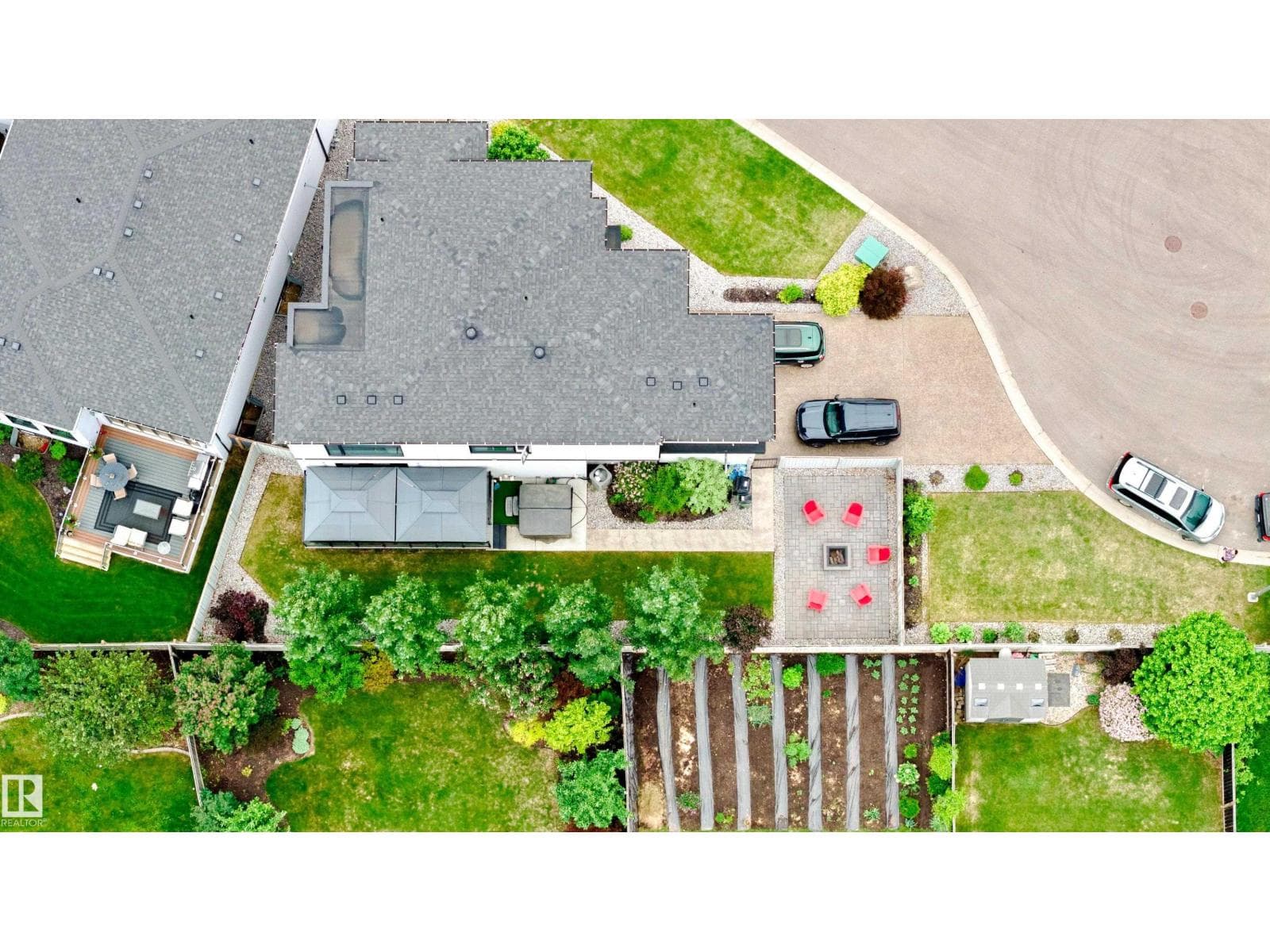 1313 Clement CT NW — photo 3