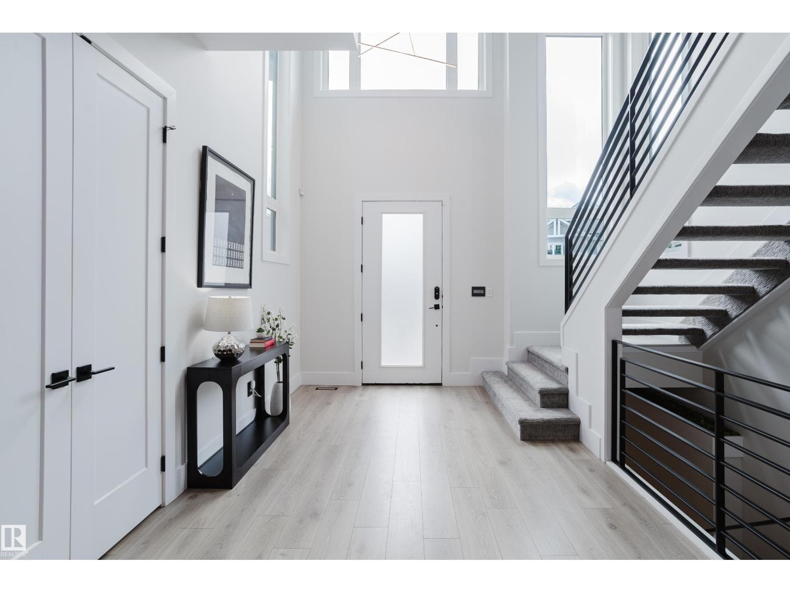 1313 Clement CT NW — photo 5