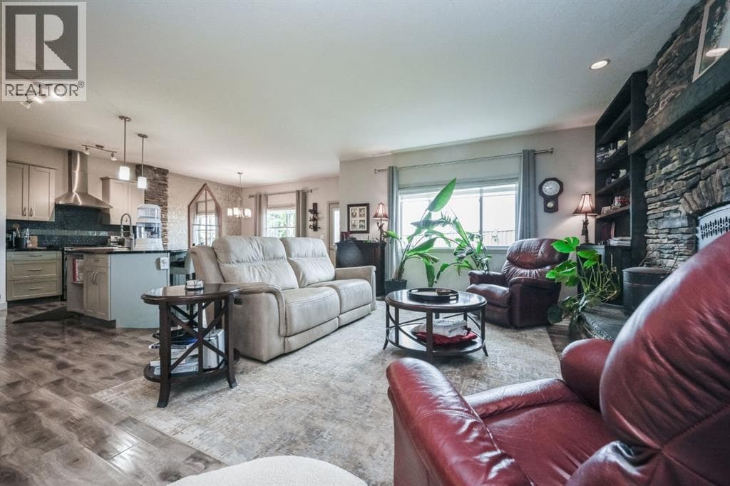 6902 115B Street — photo 3